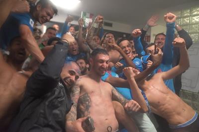 Udinese-Napoli: i festeggiamenti negli spogliatoi